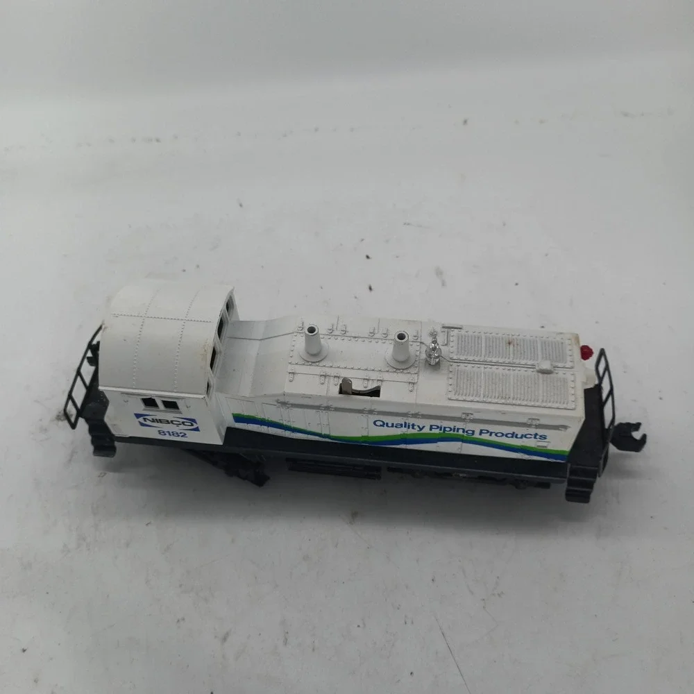 Lionel 8182 NIBCO Express NW2 Diesel Switcher O-Gauge Train Engine a2
